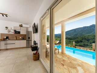 Vakantiehuis Svirce  12