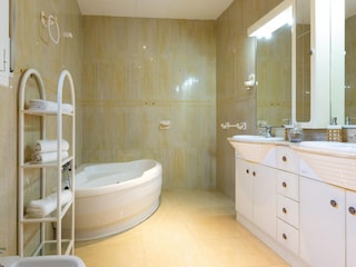 Villa Vidreres Features 11