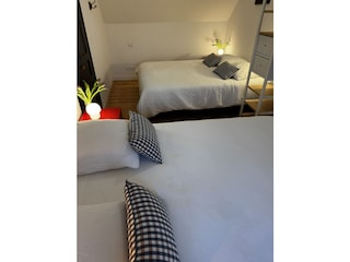 Zimmer für 4 Gäste in 2 Queensizebetten (160x200)