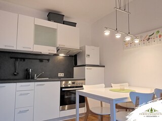 Hochwertige, gut ausgestattete Küche