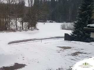 Blick auf See im Winter