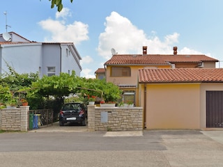 Apartment Valbandon  2