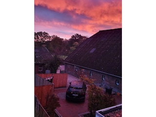 Dieser Innenhof gehört zur Wohnung.