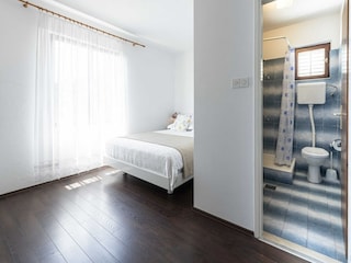 Apartment Molunat Features 8