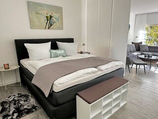 Schiebeelemente sorgen für eine Trennung vom Wohnbereich