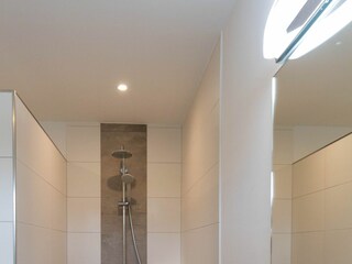 ebenerdige Regendusche