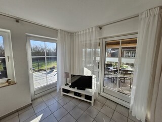 Ausgang auf die Terrasse und in den Wintergarten