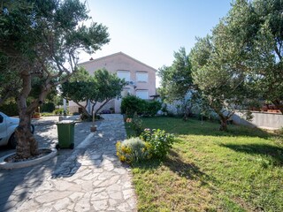 Apartment Povljana  8