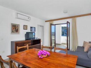 Apartment Zastražišće  10