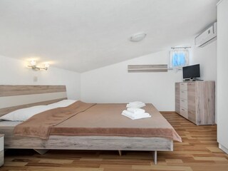 Apartment Zastražišće  14