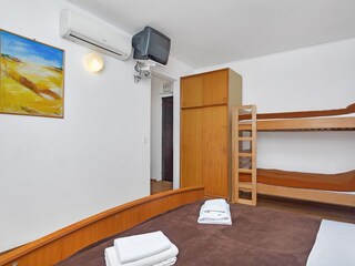 Apartment Zastražišće  12