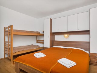 Apartment Zastražišće  12