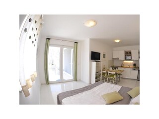 Apartment Njivice  7