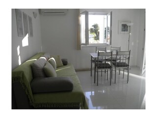 Apartment Njivice  9