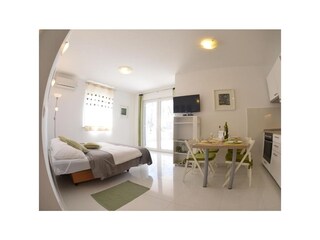 Apartment Njivice  1