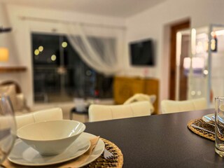 which can also be seen from the kitchen and pool.