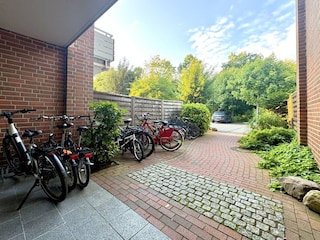 Fahrradabstellmöglichkeit vor dem Haus