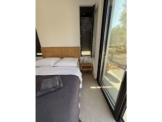 alle Fenster und Schiebetüren mit Fliegengitter