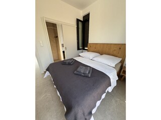 Schlafzimmer mit Bad