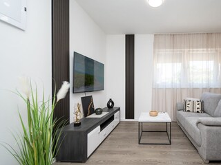 Apartment Povljana  12