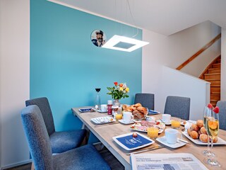 gemütliche Essgruppe, Treppenaufgang in die erste Etage