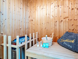 große finnische Sauna in der obersten Etage