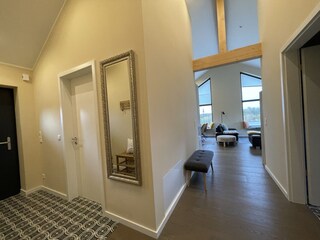 Flur und Wohnbereich