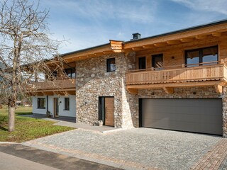 Haus vorne II (c)Hannes Dabernig