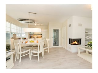 Essbereich mit Kamin