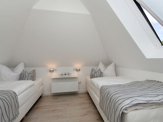 3. Schlafzimmer im DG