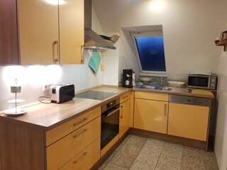 Exklusive Küche mit Ceran-Kochfeld, Geschirrspüler, ...