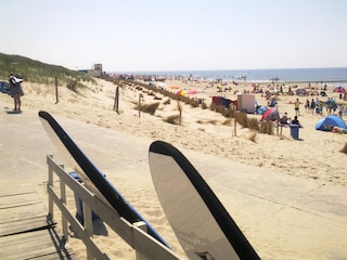 Der unglaublich breite Sandstrand in Sint Maartenszee