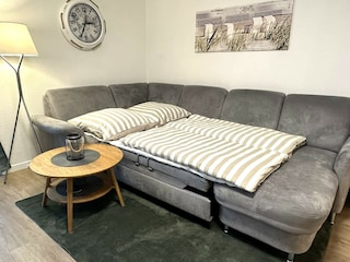 Bequeme Schlafcouch ausgezogen