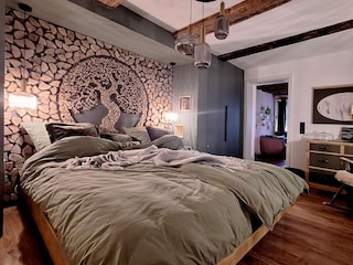 Schlafzimmer mit Lebensbaum