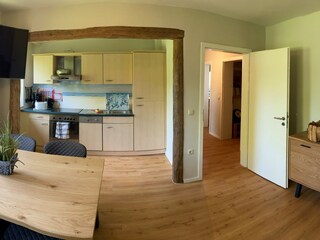 Wohnzimmer mit Küche