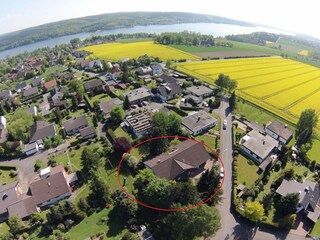 Lufbild vom Ferienhaus und Möhnesee