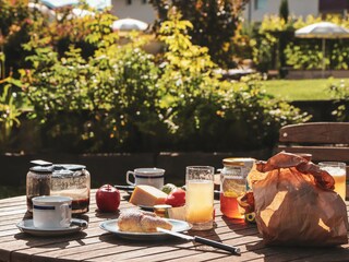 Frühstück im Garten