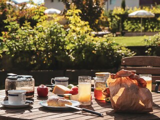 Frühstück im Garten