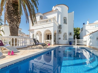 Villa Empuriabrava Outdoor Recording 1