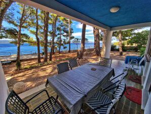 Three bedroom apartment with terrace and sea view Mimice, Omiš A-2972-a