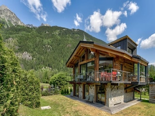 Chalet Chamonix Outdoor Recording 1