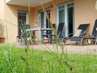 Terrasse mit Außenmobiliar