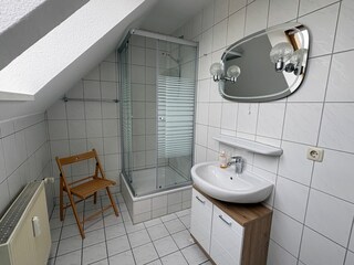 Badezimmer mit Dusche
