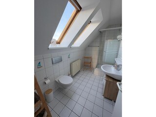 Badezimmer mit Dusche