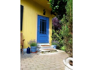 Haus im Grünen -Eingang