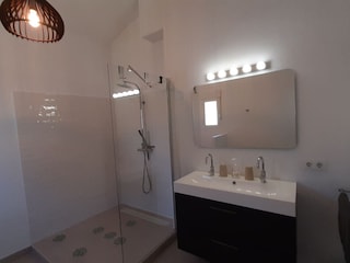Badezimmer en Suite Hauptschlafzimmer