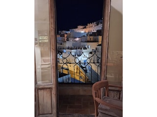 Romantischer Blick aus dem Café auf Vejer