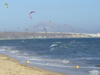 Vom Surferparadies Tarifa sieht man bis Marokko