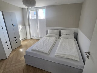 Schlafzimmer 2 von 2