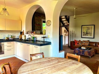 Wohnküche und Wohnzimmer